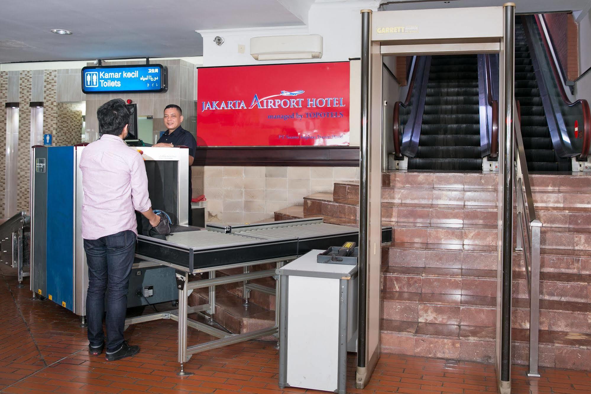 Jakarta Airport Hotel Exterior foto